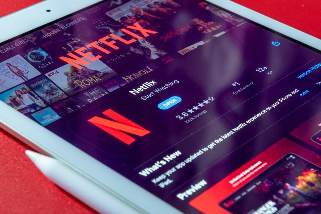 Vilket är bäst, Netflix eller vanligt TV abonnemang